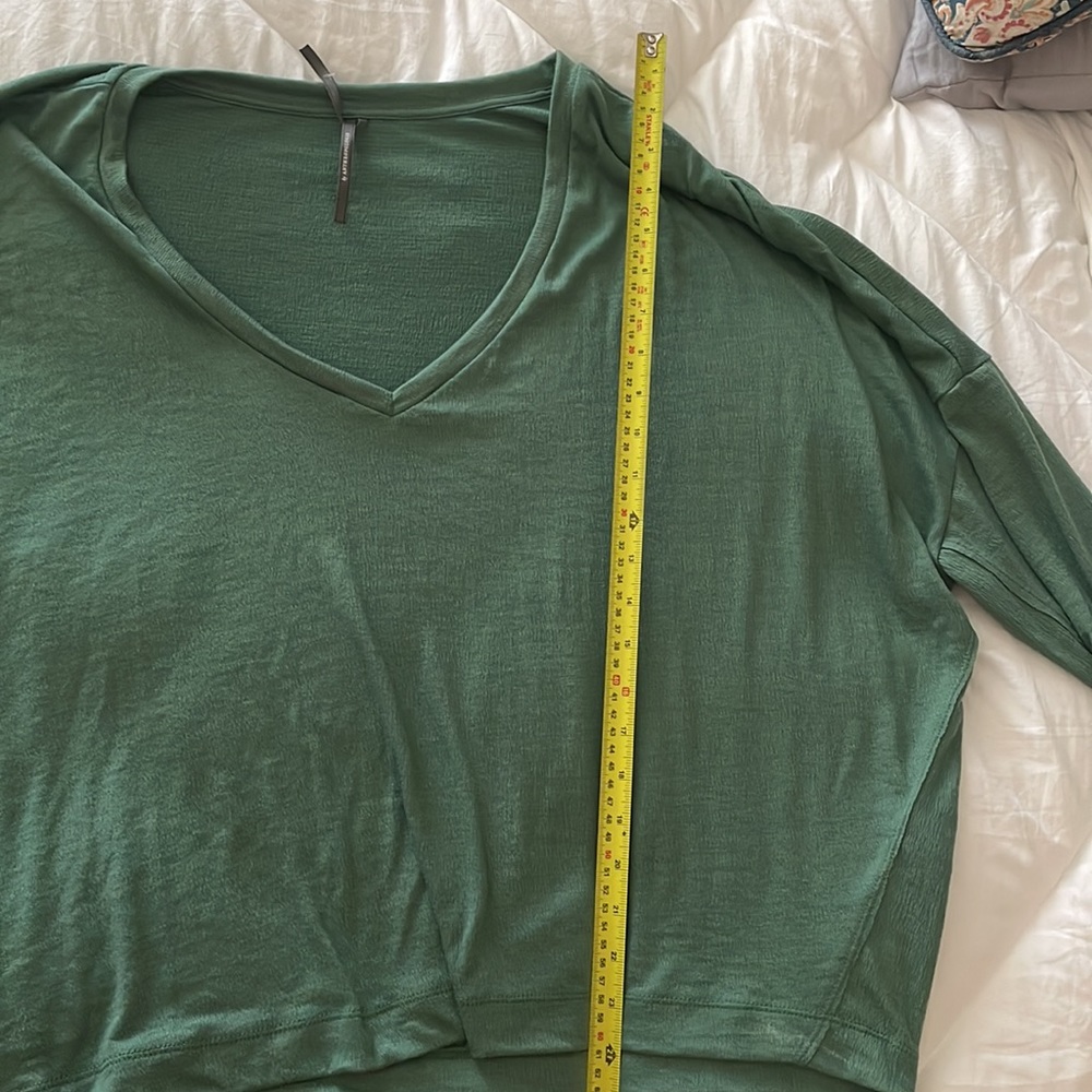 Green Long Sleeve Anthropologie Top - Picture 4 of 5